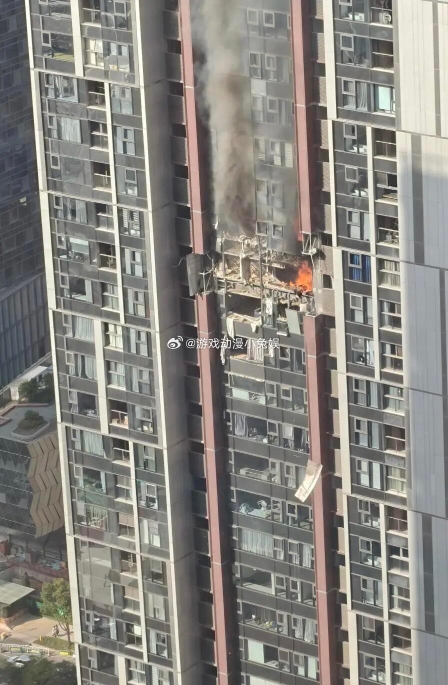 独家｜华润物业公司回应“深圳湾悦府高层住宅爆燃”事故：将全力配合做好善后|界面新闻 · 快讯